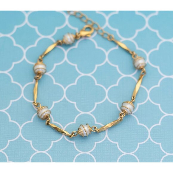 Vintage Pearl Prison Gold Tone Bracelet 8 inch - R5 - Picture 1 of 3